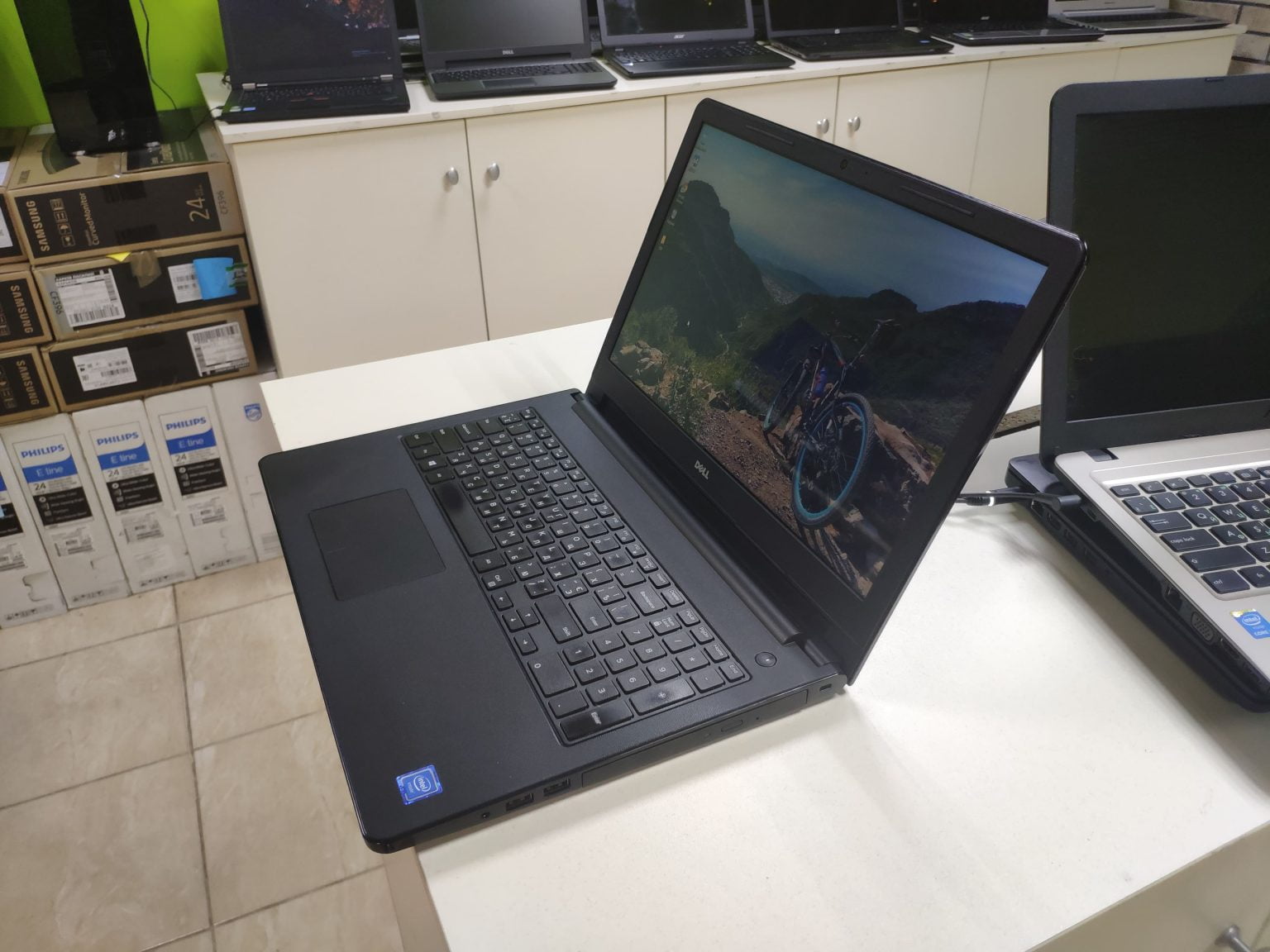 Сколько дюймов ноутбук dell inspiron