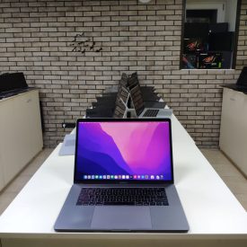 Яблучний MacBook Pro 15 2016